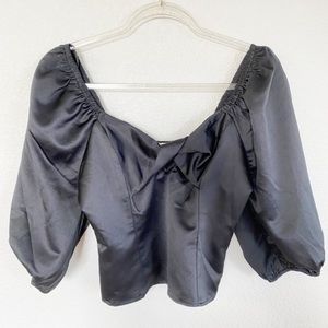 Essue | keyhole bubble sleeve twist front crop